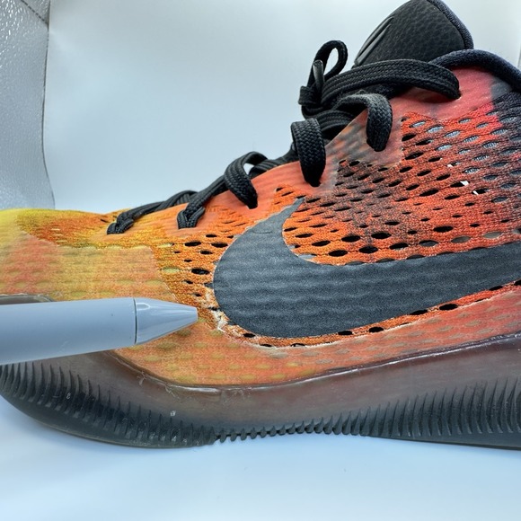 Size 10 Nike Kobe 11 Sunset 2016 836183-805  (USED & Original Box) - Picture 13 of 16